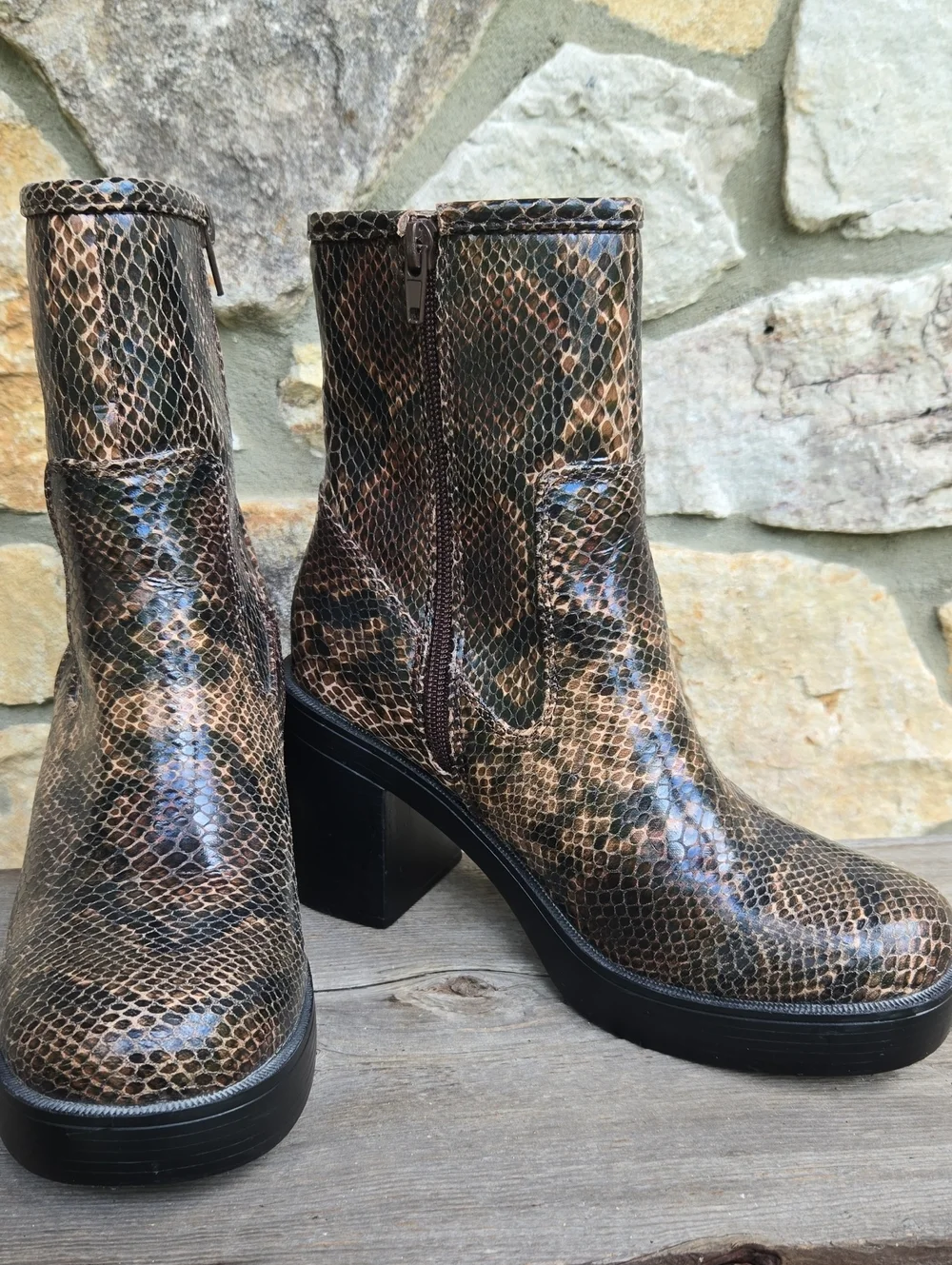 Urban Outfitters Brown Faux Snakeskin Chunky Heel Platform Boots Size 8 Animal